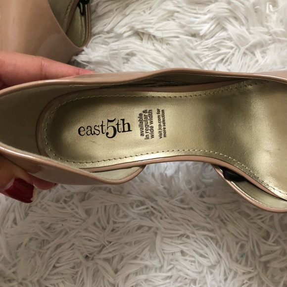 👠 - Picture 4 of 4